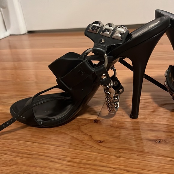 Giuseppe Zanotti X Balmain heels. 10 - Picture 4 of 9